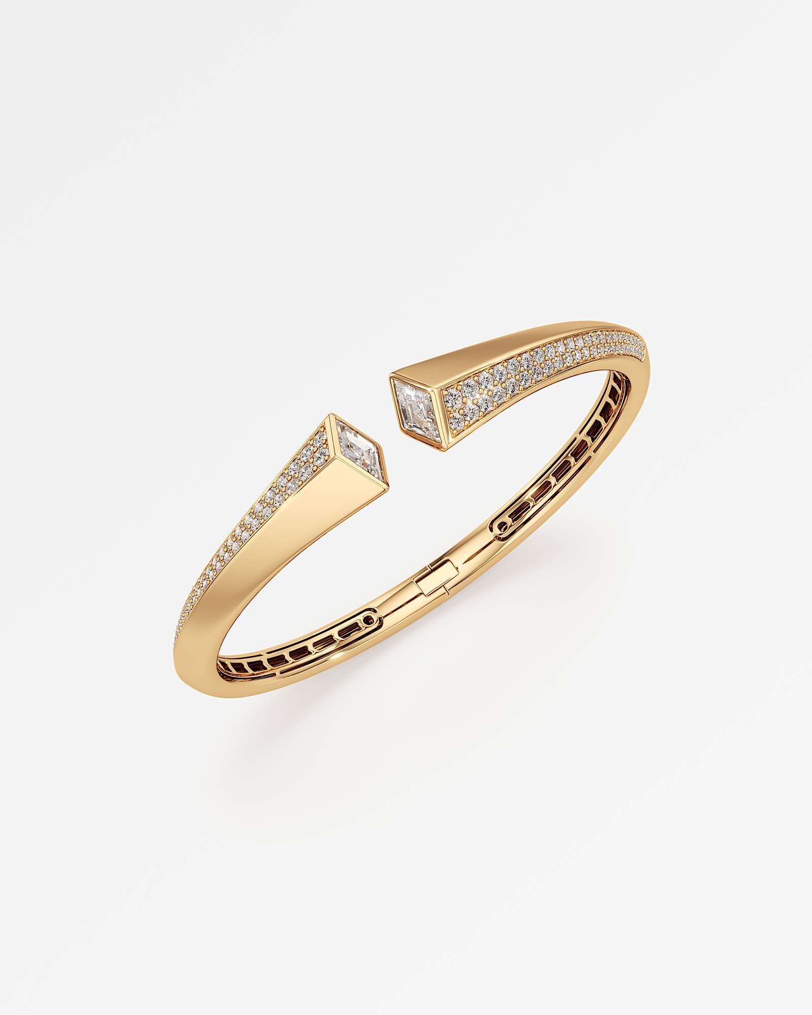 Skiris Pavé Diamond Bangle