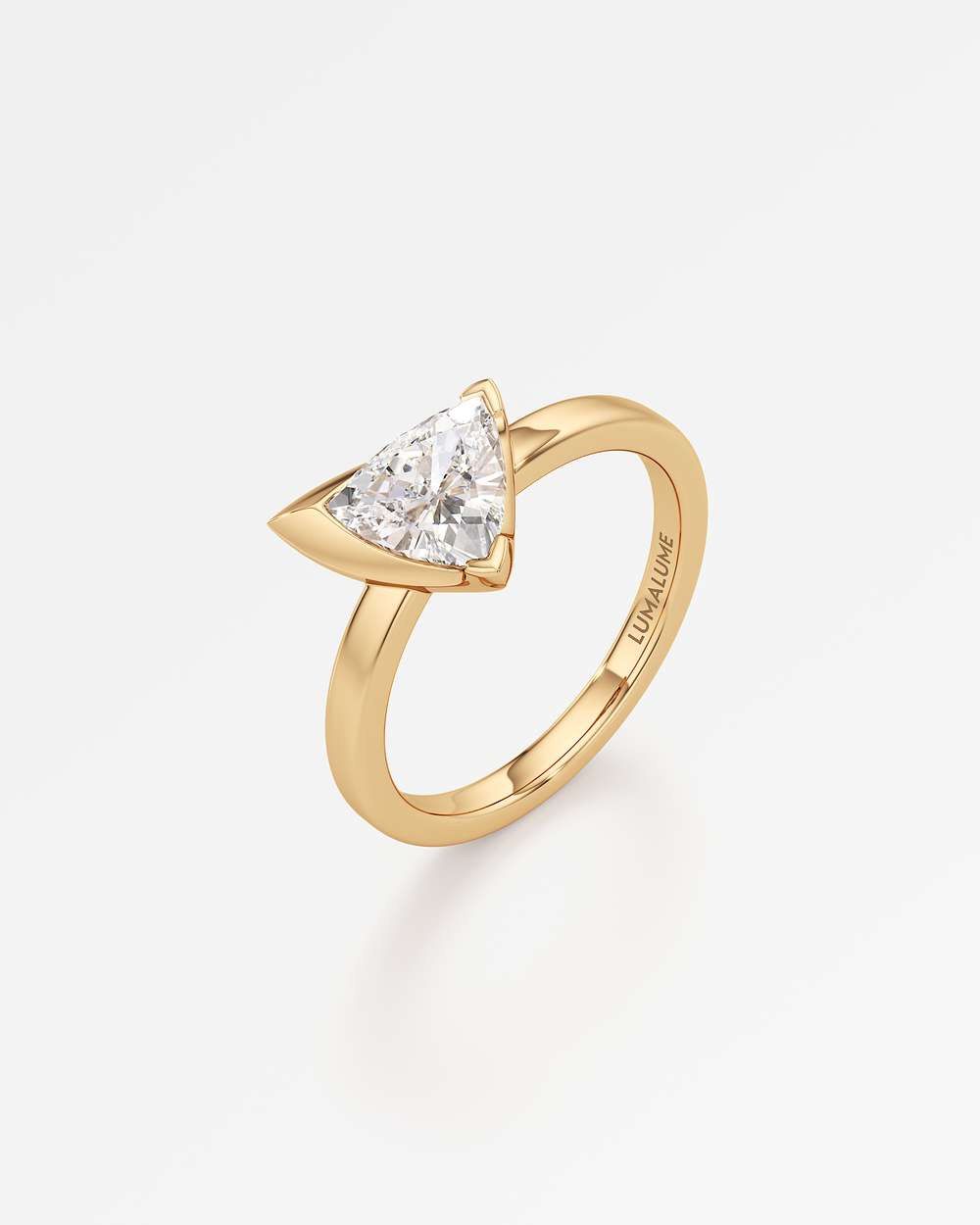 Apitris Diamond Ring