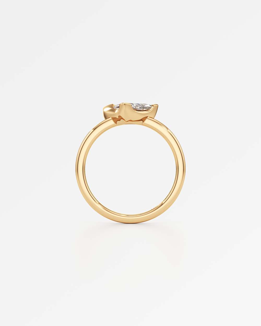 Apitris Diamond Ring